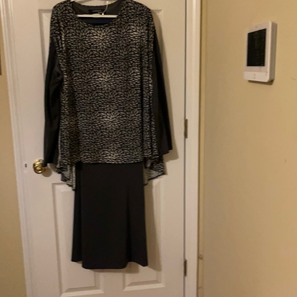 Casual Elegance Cape Pants suit